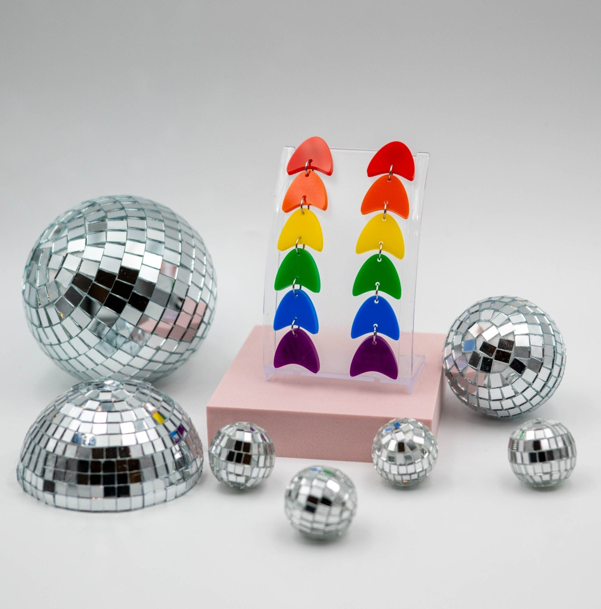 Plain Arrow Chain Queerings - Pride Flag - Large - Harlem Starlet