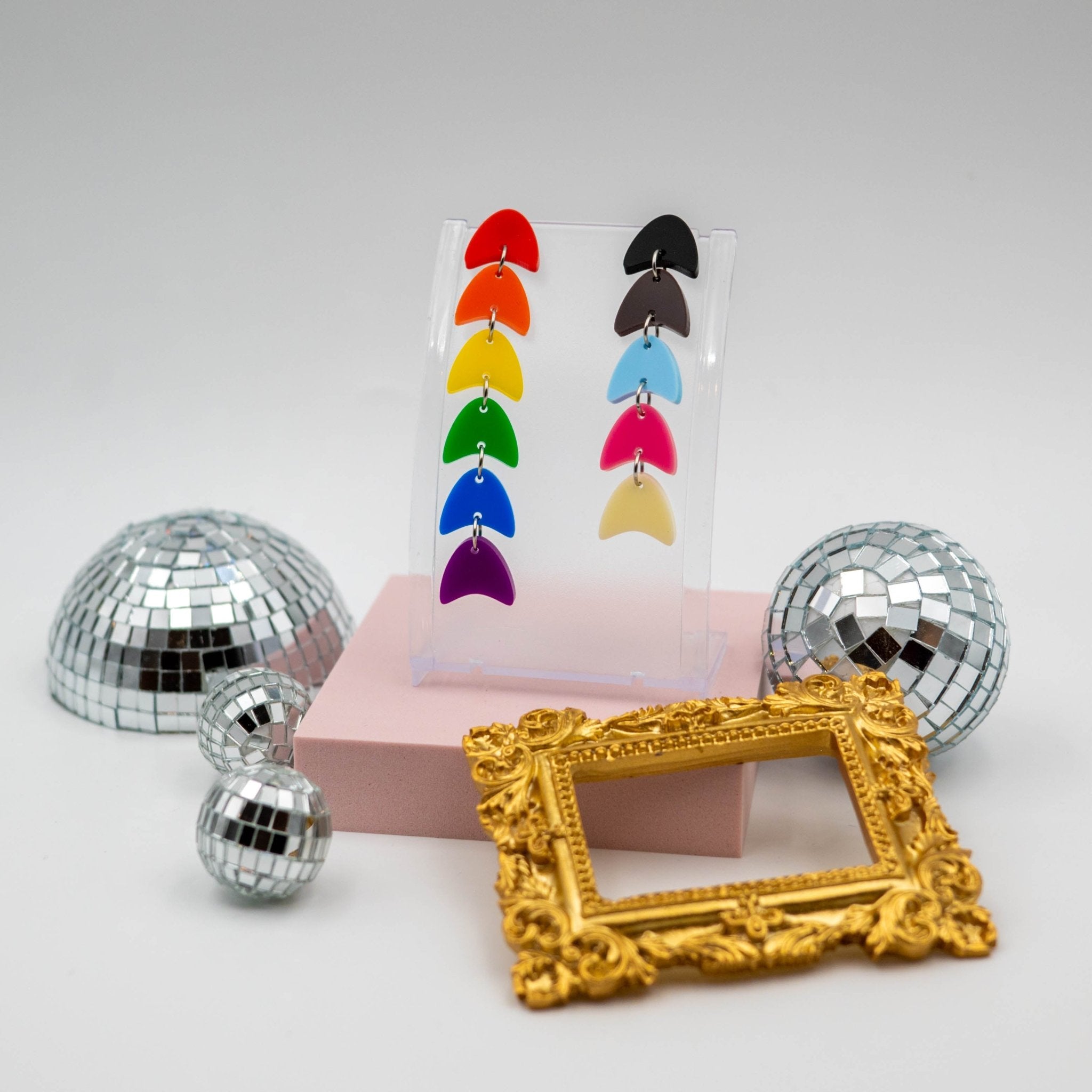 Plain Arrow Chain Queerings - Progress Flag - Small - Harlem Starlet